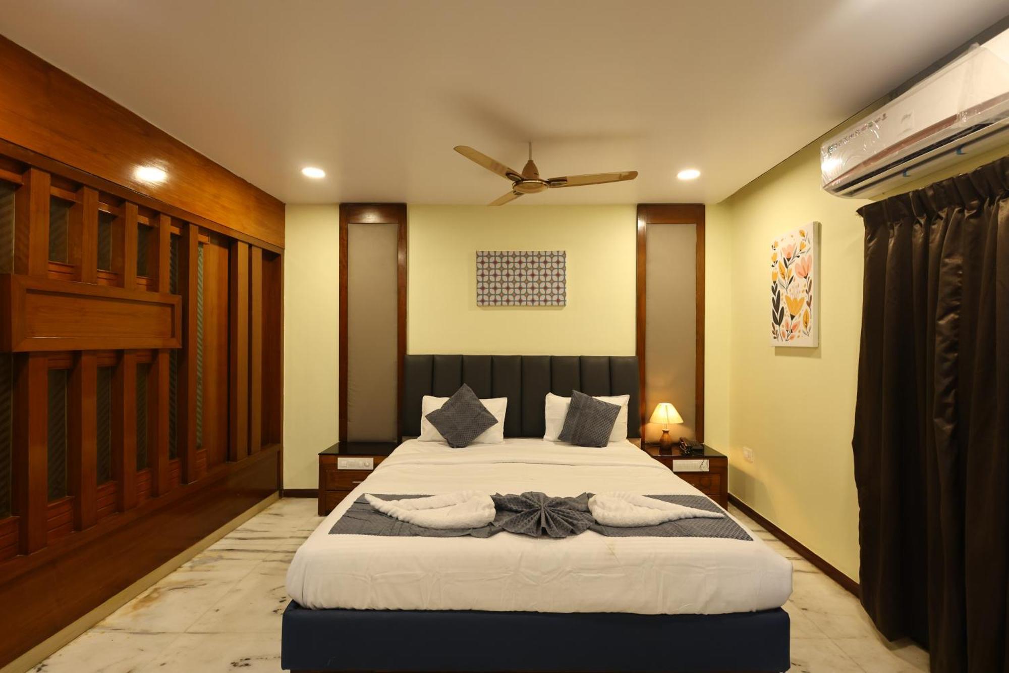 Hotel Lj Dadi'S Grand Visakhapatnam Exterior foto