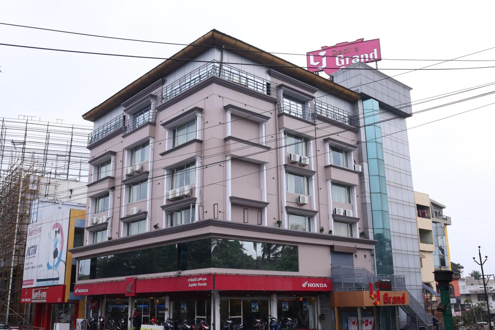 Hotel Lj Dadi'S Grand Visakhapatnam Exterior foto