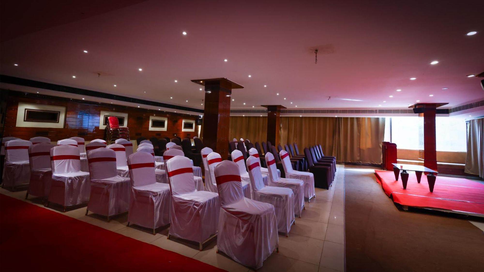 Hotel Lj Dadi'S Grand Visakhapatnam Exterior foto