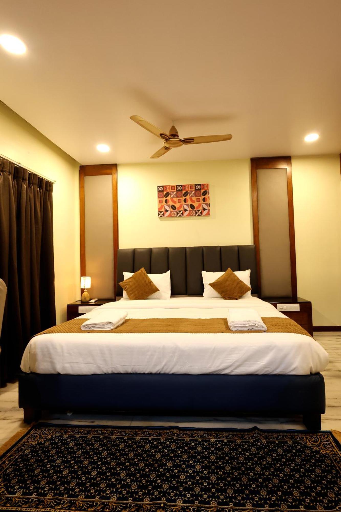Hotel Lj Dadi'S Grand Visakhapatnam Exterior foto